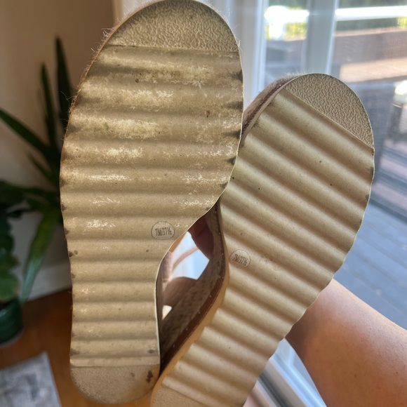 Vince Camuto Platform Sandals - Picture 5 of 7